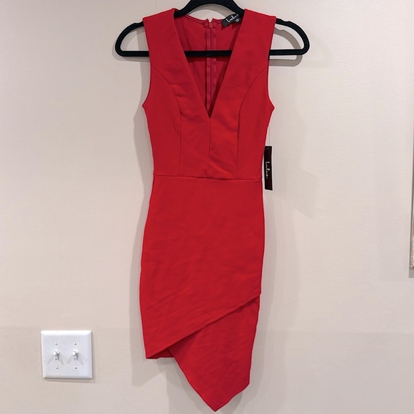 Lulus Dresses & Skirts - 🔥NWT Lulu's Vibrant Red Fitted Dress🔥
